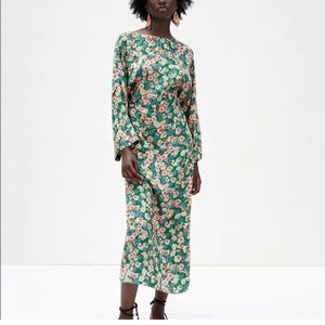 Zara Midi Allover Floral Print V Back Slit
Hem Dress Green S